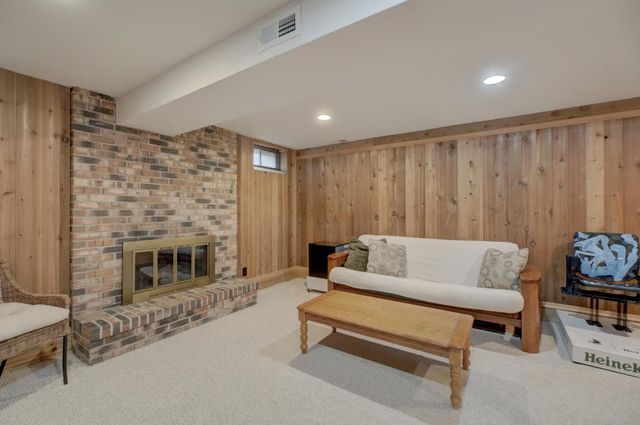 1174 Benton Way, Arden Hills, MN 55112