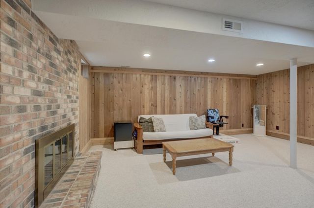 1174 Benton Way, Arden Hills, MN 55112