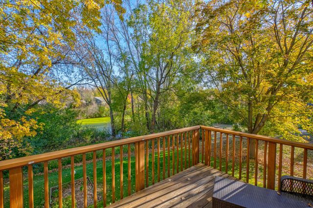 1174 Benton Way, Arden Hills, MN 55112