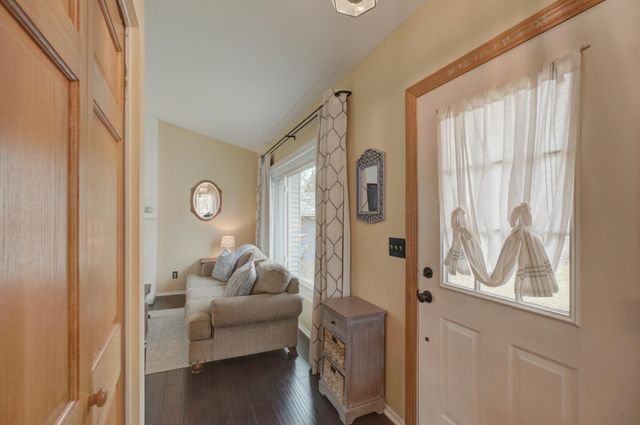 1174 Benton Way, Arden Hills, MN 55112