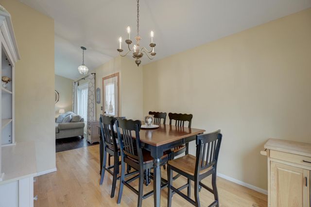 1174 Benton Way, Arden Hills, MN 55112