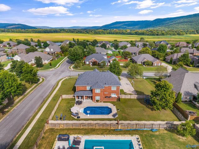 3200 Stone Path Lane, Owens Cross Roads, AL 35763
