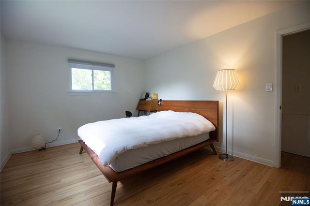 6 Rose Court, Closter, NJ 07624