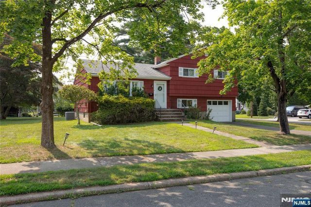 6 Rose Court, Closter, NJ 07624