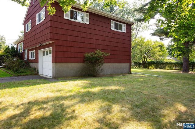 6 Rose Court, Closter, NJ 07624