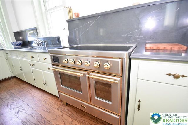 433 Paxinosa Avenue, Easton, PA 18042