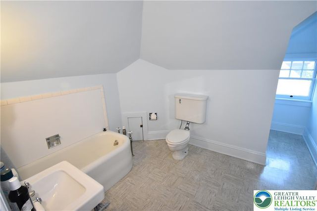 433 Paxinosa Avenue, Easton, PA 18042