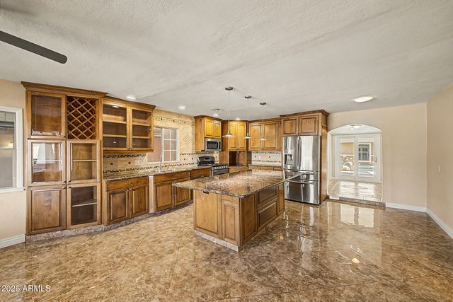 2539 W LUKE Avenue, Phoenix, AZ 85017