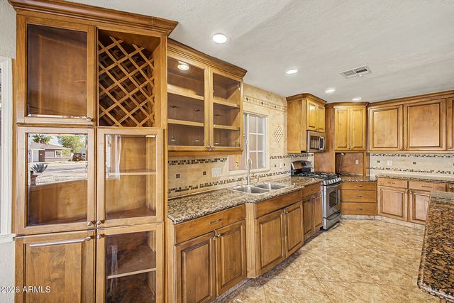 2539 W LUKE Avenue, Phoenix, AZ 85017