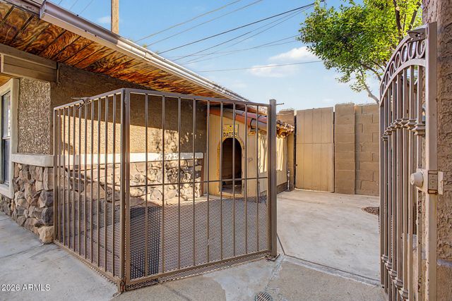 2539 W LUKE Avenue, Phoenix, AZ 85017