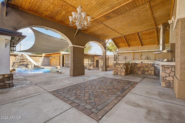 2539 W LUKE Avenue, Phoenix, AZ 85017