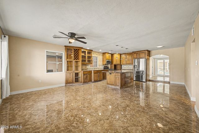 2539 W LUKE Avenue, Phoenix, AZ 85017