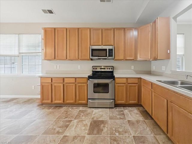 3772 Cainhoy LN, Virginia Beach, VA 23462