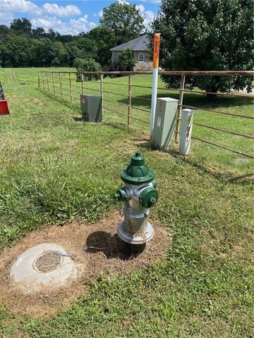 Stoneriver Lane, Berryville, AR 72616