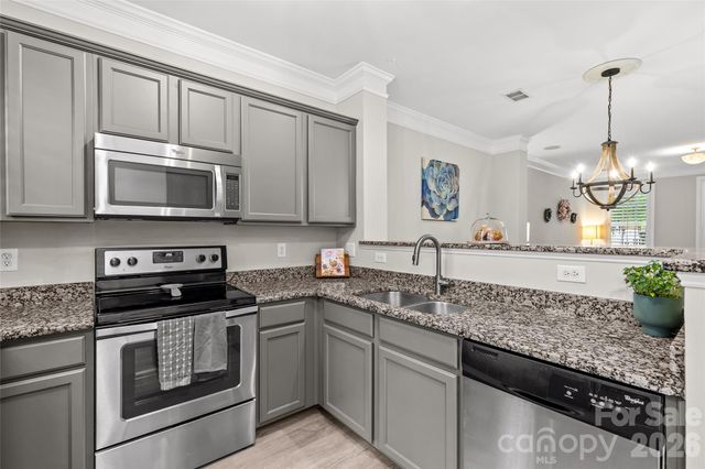 8935 Socata Way, Charlotte, NC 28269