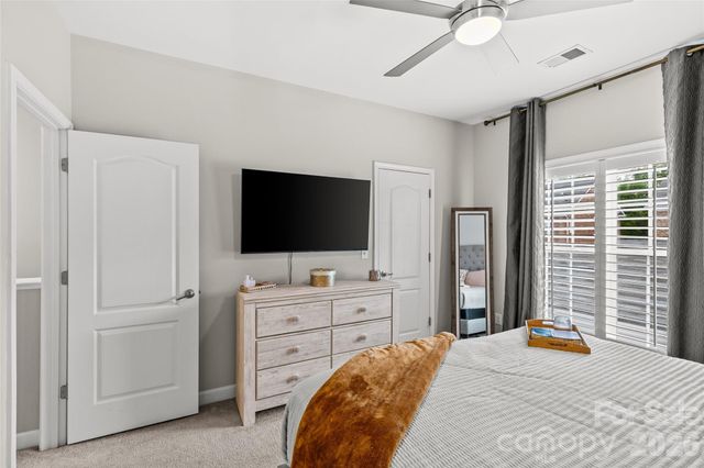 8935 Socata Way, Charlotte, NC 28269