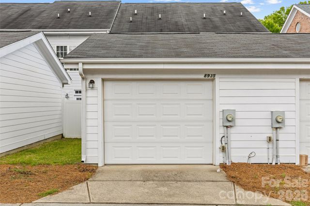 8935 Socata Way, Charlotte, NC 28269