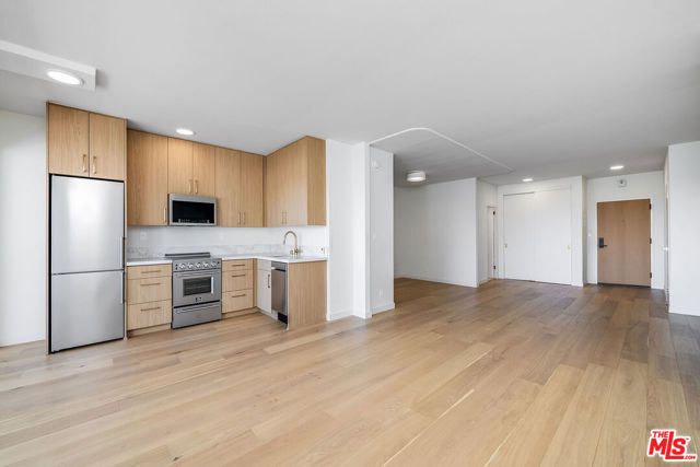 999 N Doheny Drive 306, West Hollywood, CA 90069