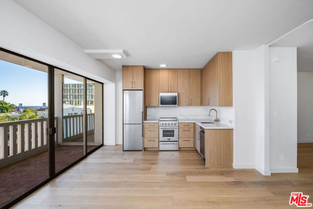 999 N Doheny Drive 306, West Hollywood, CA 90069