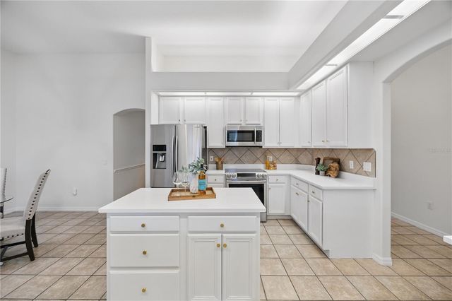 10232 ESTUARY DRIVE, Tampa, FL 33647