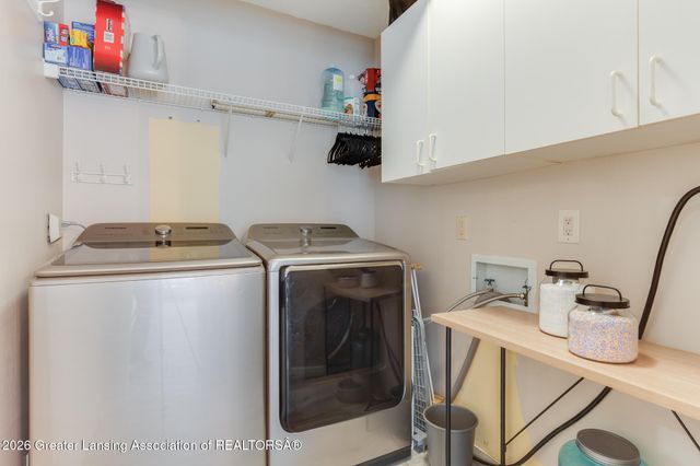 6101 Oak Park Trail, Haslett, MI 48840