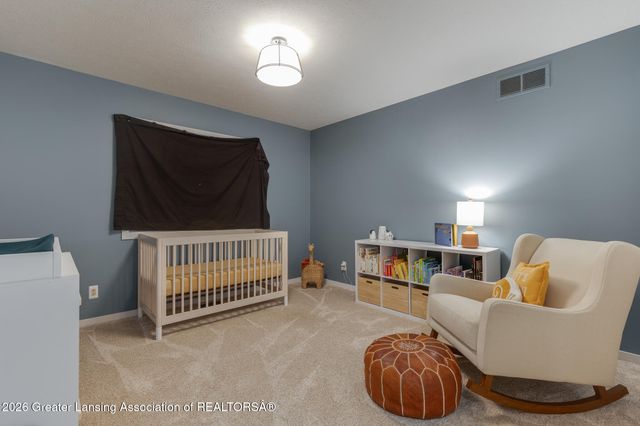 6101 Oak Park Trail, Haslett, MI 48840