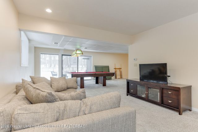 6101 Oak Park Trail, Haslett, MI 48840