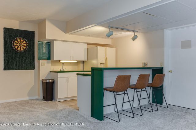 6101 Oak Park Trail, Haslett, MI 48840