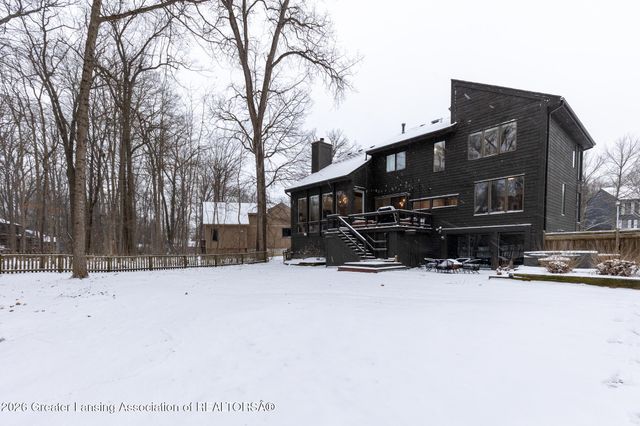 6101 Oak Park Trail, Haslett, MI 48840