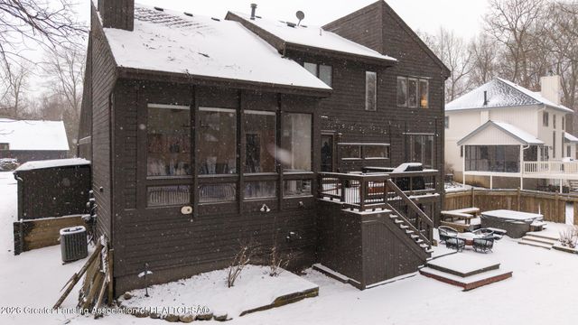 6101 Oak Park Trail, Haslett, MI 48840