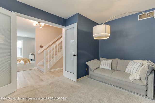 6101 Oak Park Trail, Haslett, MI 48840