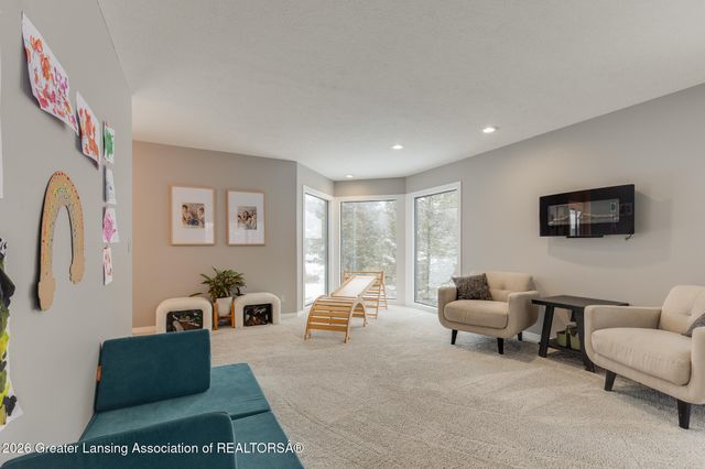 6101 Oak Park Trail, Haslett, MI 48840