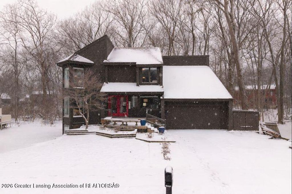 6101 Oak Park Trail, Haslett, MI 48840