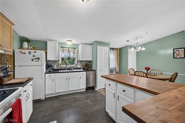 13041 Kevin Lane, Chardon, OH 44024