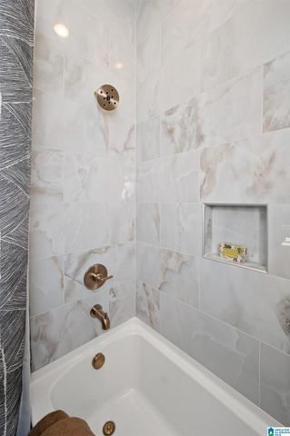 2045 GABLE WAY, Hoover, AL 35244