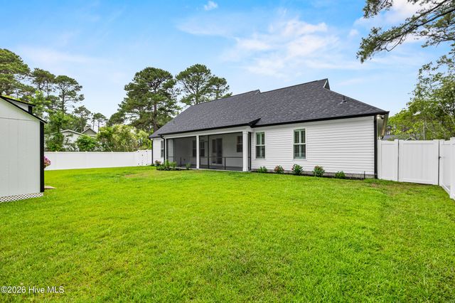 153 Boundaryline Drive NW, Calabash, NC 28467