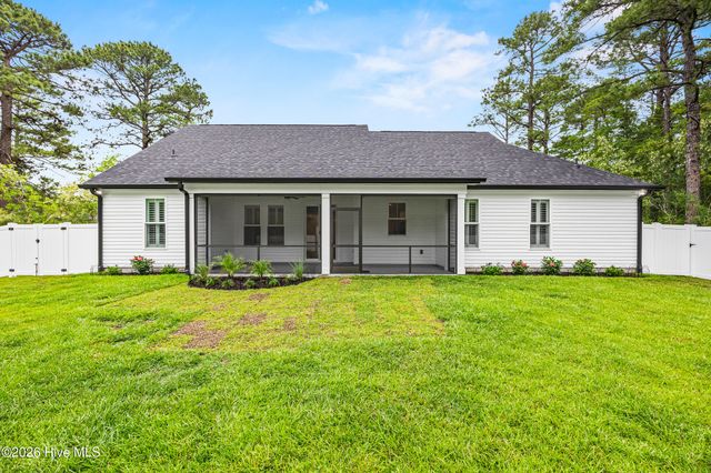 153 Boundaryline Drive NW, Calabash, NC 28467