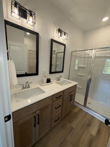 1210 Euclid Dr, Murfreesboro, TN 37127