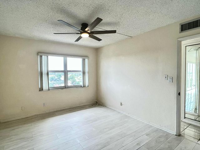 1069 Hillsboro Mile 606, Hillsboro Beach, FL 33062