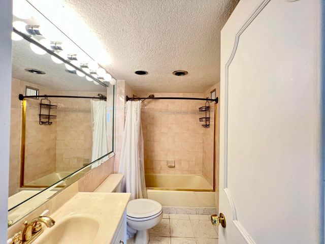 1069 Hillsboro Mile 606, Hillsboro Beach, FL 33062