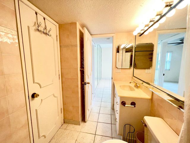 1069 Hillsboro Mile 606, Hillsboro Beach, FL 33062