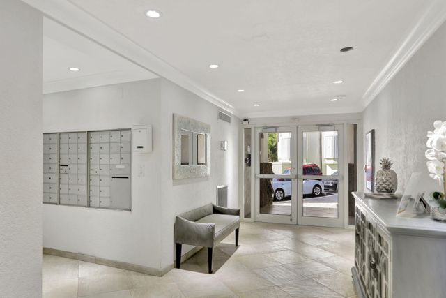 1069 Hillsboro Mile 606, Hillsboro Beach, FL 33062