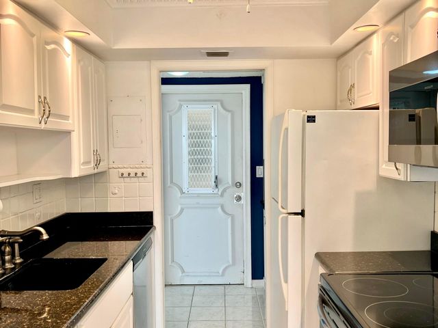1069 Hillsboro Mile 606, Hillsboro Beach, FL 33062