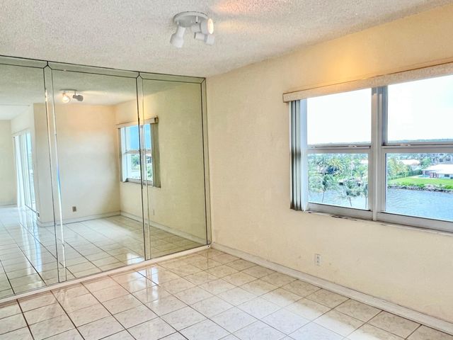 1069 Hillsboro Mile 606, Hillsboro Beach, FL 33062