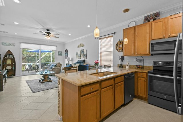852 NW Leonardo Circle, Port St Lucie, FL 34986