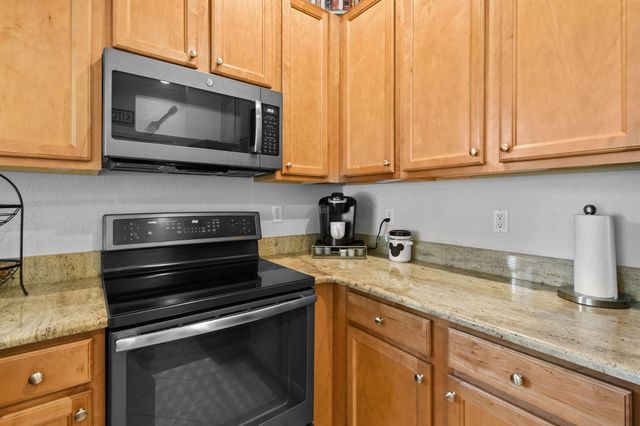 852 NW Leonardo Circle, Port St Lucie, FL 34986