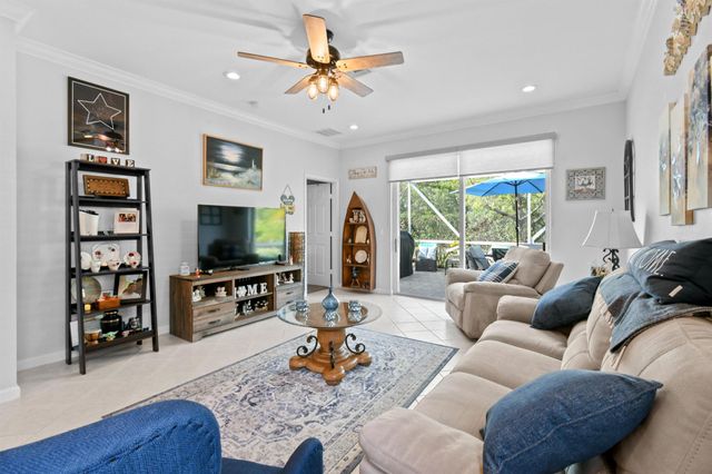 852 NW Leonardo Circle, Port St Lucie, FL 34986