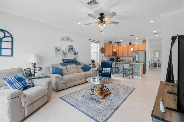 852 NW Leonardo Circle, Port St Lucie, FL 34986
