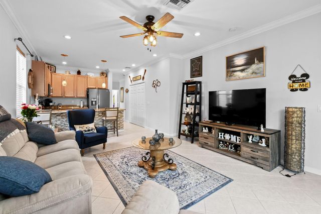 852 NW Leonardo Circle, Port St Lucie, FL 34986