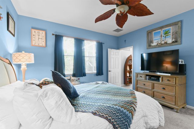 852 NW Leonardo Circle, Port St Lucie, FL 34986
